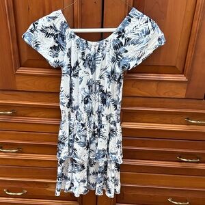 Girls dress with sinched waist